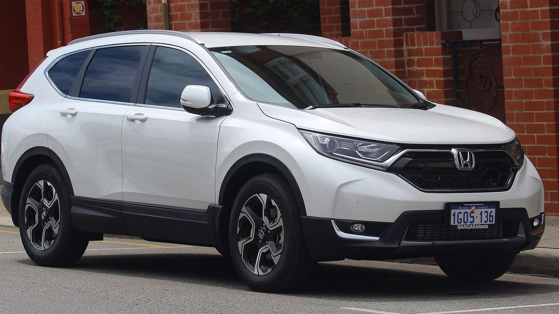 2018 Honda CR-V (RW MY18) +Sport 2WD wagon. Photographed in Fremantle, Western Australia, Australia