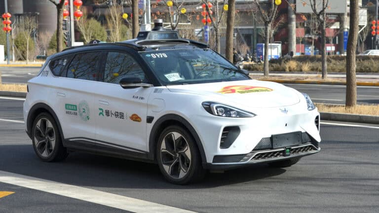 robot taxi China.