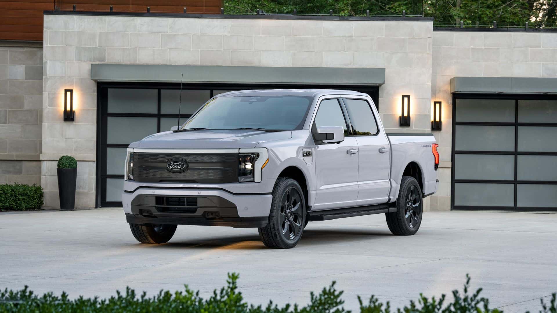 Ford F-150 Lighting.