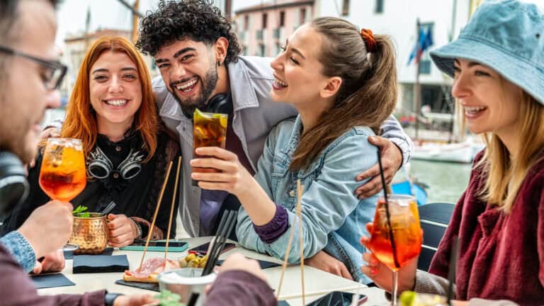 Friends are having a drink.