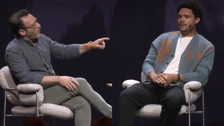 Simon Sinek and Trevor Noah on stage during an interview