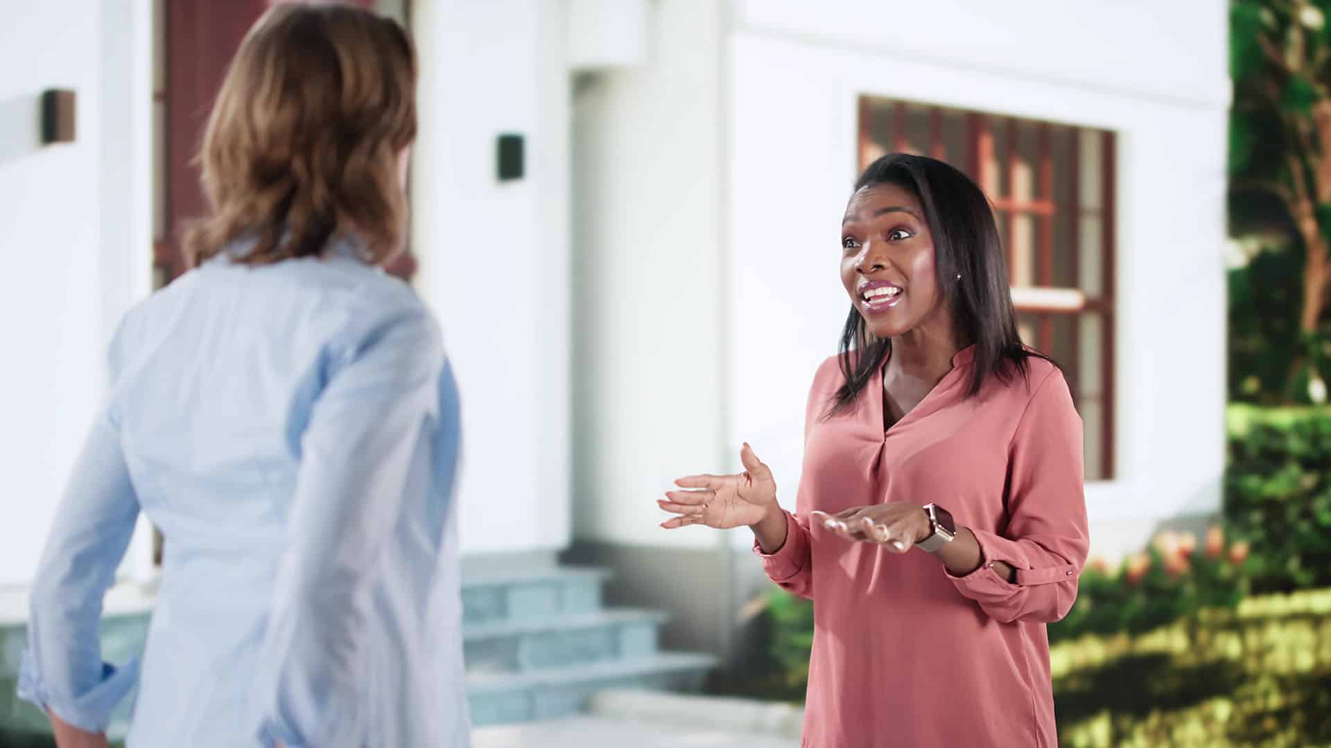 neighbour argue women.