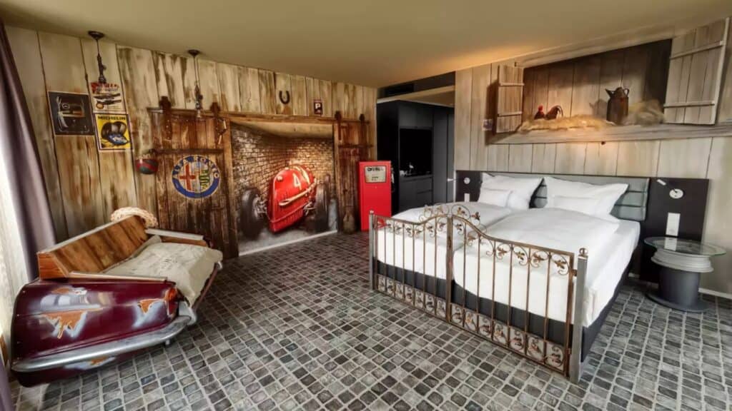 Barn find room at V8